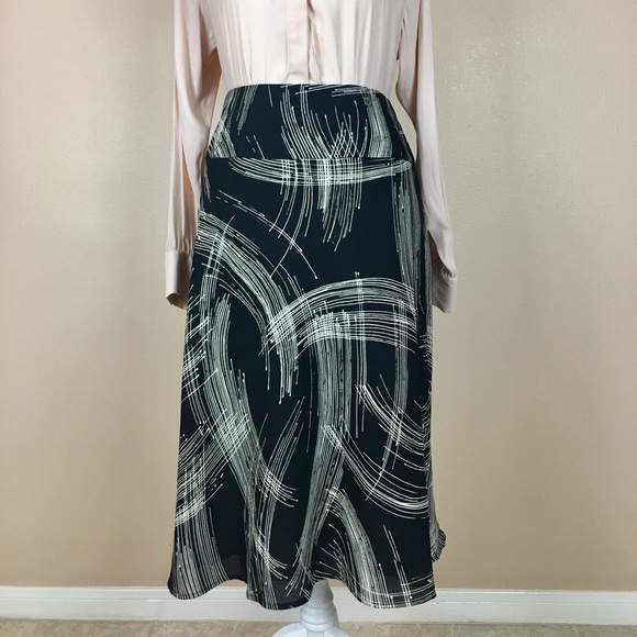 Judith Hart Dresses & Skirts - Black and Ivory Print Skirt Size 16W